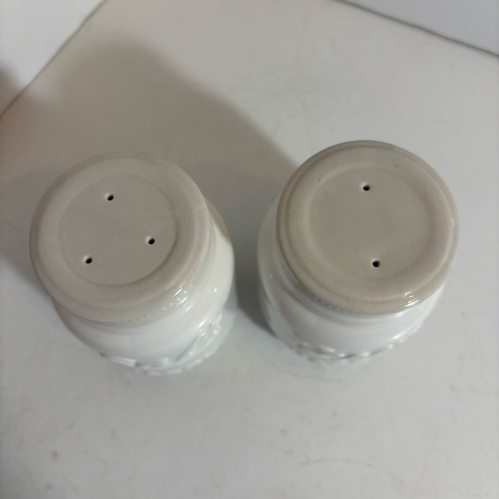🛍️3/$30 BNWOT Comfify mason jar salt and pepper ceramic shakers - Picture 5 of 10